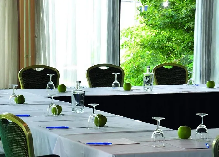 Fletcher Hotel Restaurant Carlton 4*