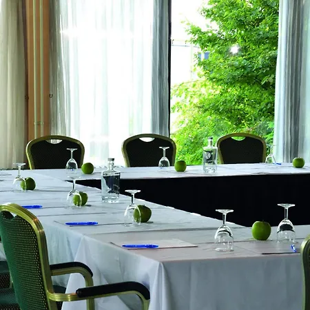 Fletcher Hotel Restaurant Carlton 4*